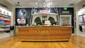 Vineyard Vines Clothing - Hill Center Green Hills